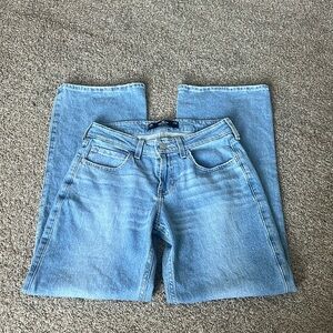 Low rise baggy jeans!